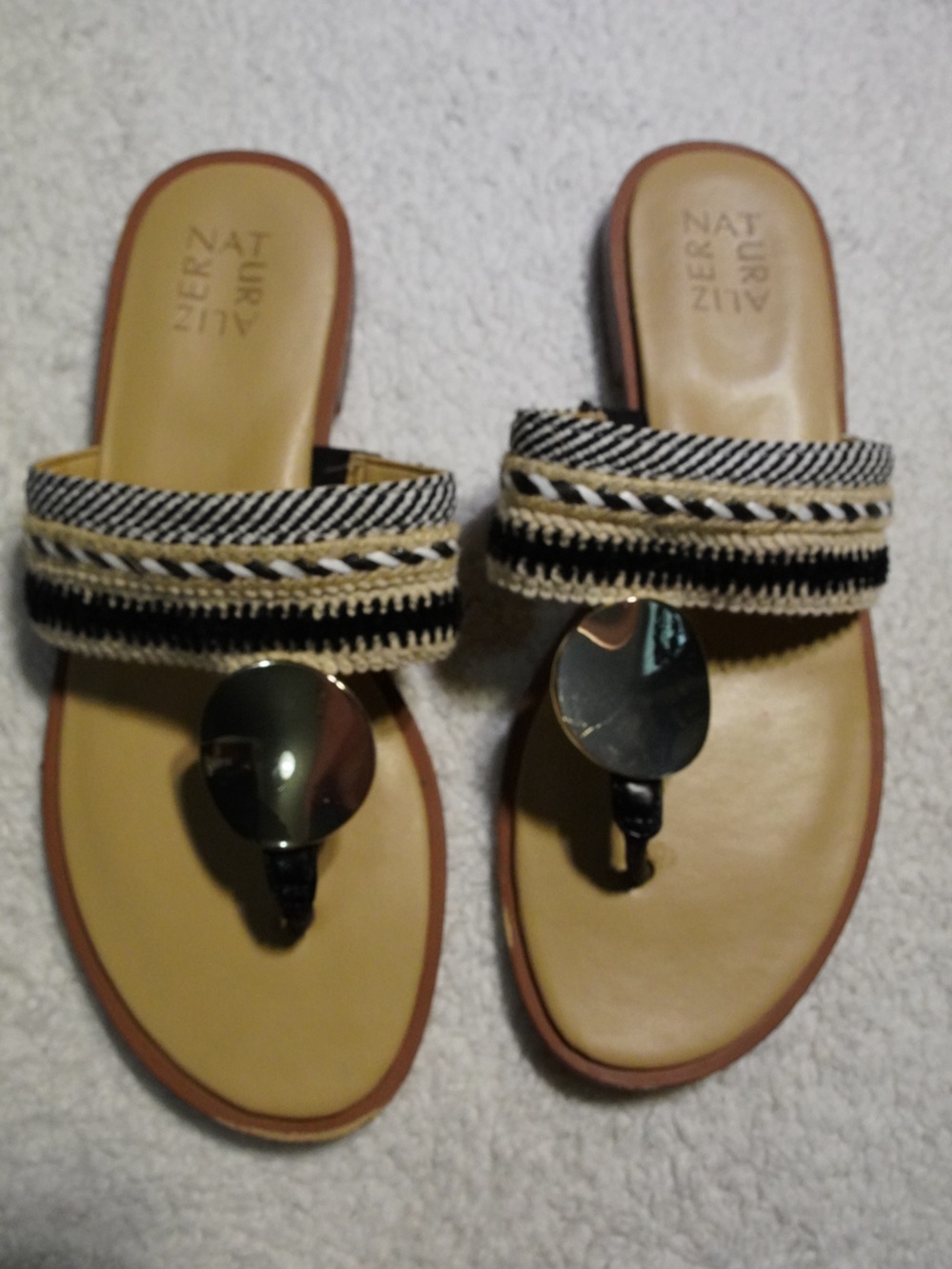Naturalizer Black and Tan Embroidered Thong Sandals Size 9